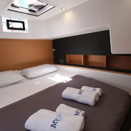 Marina Yacht Charter *