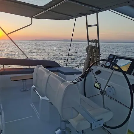 Marina Yacht Charter *